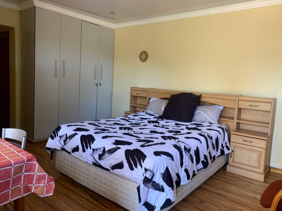 5 Bedroom Property for Sale in Baysville Eastern Cape